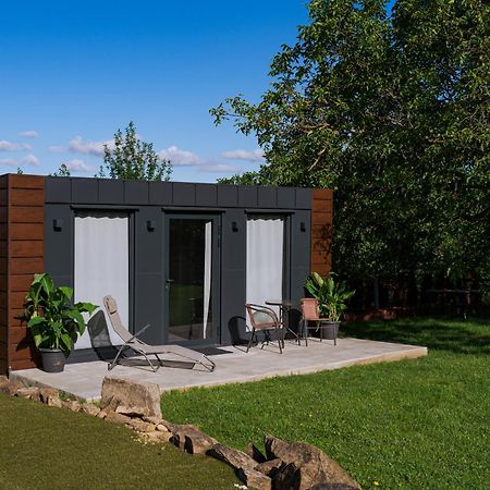 דירות Kobylí Tiny House Mezi Sklepy מראה חיצוני תמונה