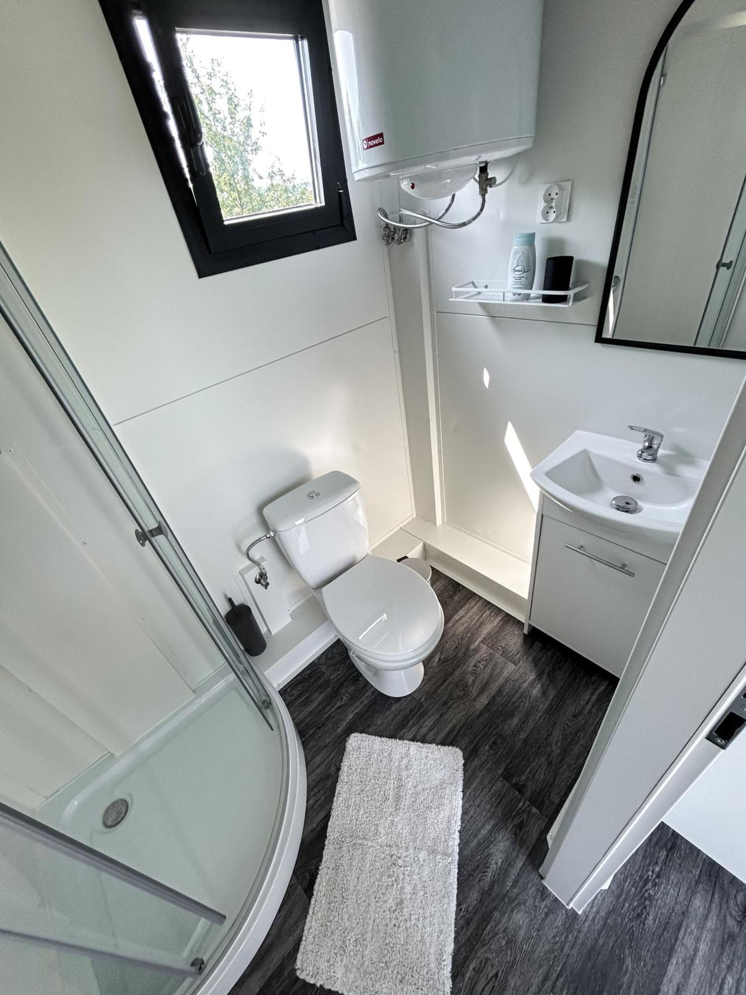 דירות Kobylí Tiny House Mezi Sklepy מראה חיצוני תמונה