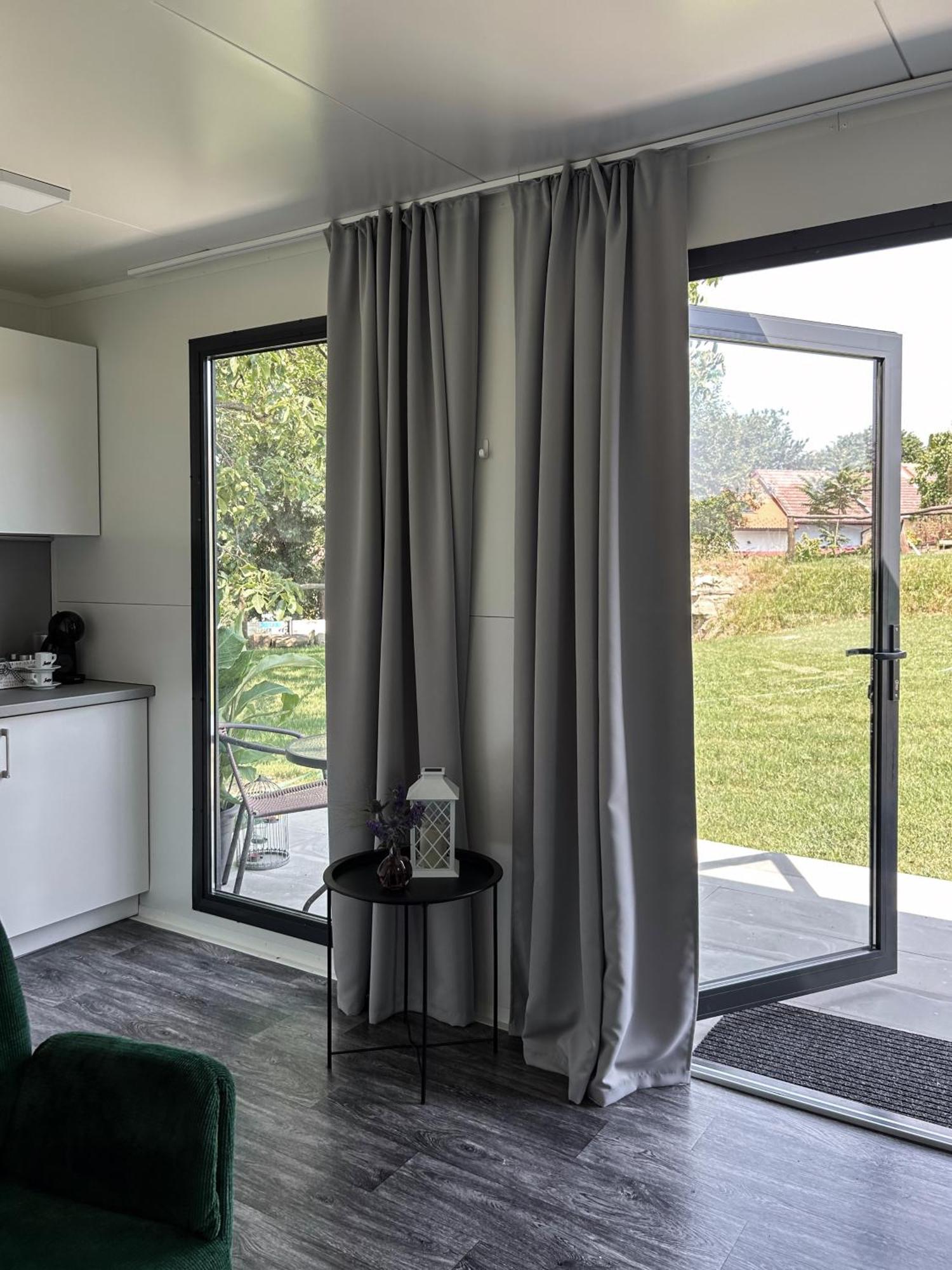 דירות Kobylí Tiny House Mezi Sklepy מראה חיצוני תמונה