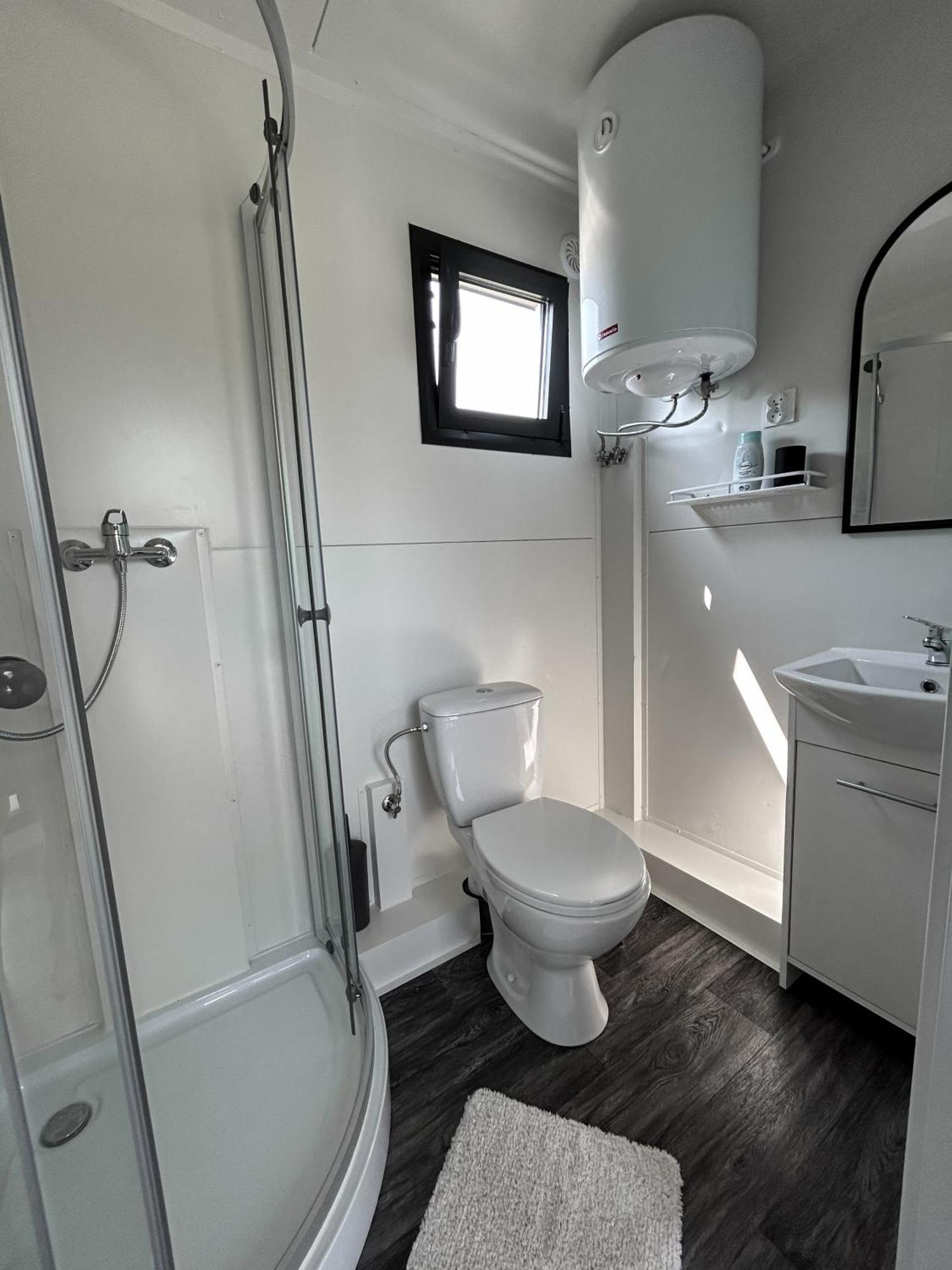 דירות Kobylí Tiny House Mezi Sklepy מראה חיצוני תמונה