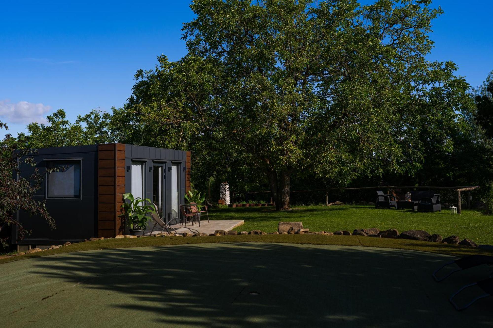 דירות Kobylí Tiny House Mezi Sklepy מראה חיצוני תמונה